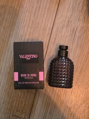 Valentino BORN IN ROMA Intensa Uomo Scent Mini Dabber Bottle 4ML Mens BNIB